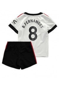 Fotbalové Dres Manchester United Bruno Fernandes #8 Dětské Venkovní Oblečení 2022-23 Krátký Rukáv (+ trenýrky)